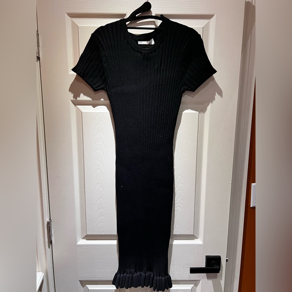 John + Jenn Black Ribbed Short-Sleeve Midi Dress